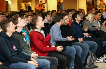 Megtelt a Gömb Aula az Informatikai Kar januári Nyílt Napján